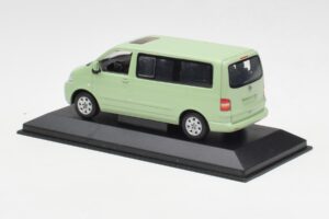 Volkswagen T5 Multivan California Vert Citron Dealer Minichamps 1:43 400052201-D1 Métal — image 3 sur 4