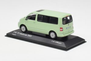 Volkswagen T5 Multivan California Vert Citron Minichamps 1:43 400052201 Métal — image 3 sur 4