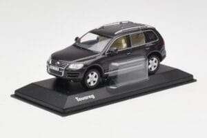 Volkswagen Touareg Gris Minichamps 1:43 TOUAREG001 Métal — image 2 sur 4