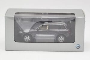 Volkswagen Touareg Gris Minichamps 1:43 TOUAREG001 Métal — image 4 sur 4