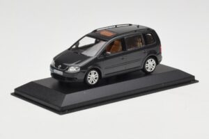 Volkswagen Touran 1T Vert Foncé Minichamps 1:43 400052101 Métal — image 2 sur 4