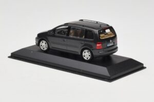 Volkswagen Touran 1T Vert Foncé Minichamps 1:43 400052101 Métal — image 3 sur 4