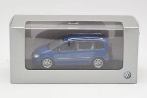 Volkswagen Touran Bleu Minichamps 1:43 TOURAN002 Métal — image 4 sur 4