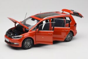 Volkswagen Touran 5T Orange Paudi Model 1:18 ZVE000003ORA Métal — image 2 sur 8
