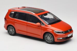 Volkswagen Touran 5T Orange Paudi Model 1:18 ZVE000003ORA Métal — image 6 sur 8