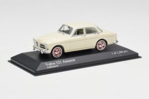 Volvo 121 Amazon Blanc Minichamps 1:43 430171040 Métal — image 2 sur 4