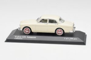 Volvo 121 Amazon Blanc Minichamps 1:43 430171040 Métal