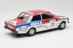 Volvo 142 #29 M. Alen / I. Kivimaki Rally 1000 Lakes 1973 MCG 1:18 MCG18528R Métal — image 2 sur 6