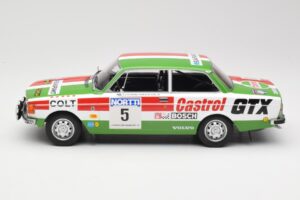Volvo 142 #5 H. Mikkola / E. Rautanen Rally 1000 Lakes 1973 MCG 1:18 MCG18529R Métal — image 3 sur 6