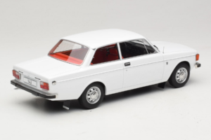 Volvo 142 Blanc MCG 1:18 MCG18445 Métal — image 2 sur 6