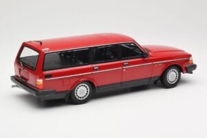 Volvo 240 GL Break Rouge Minichamps 1:18 155171411 Métal — image 2 sur 6