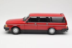 Volvo 240 GL Break Rouge Minichamps 1:18 155171411 Métal — image 3 sur 6