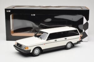 Volvo 240 GL Break Blanc Minichamps 1:18 155171412 Métal — image 6 sur 6