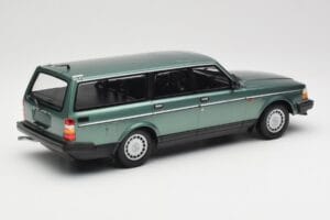 Volvo 240 GL Estate Green Metallic Minichamps 1:18 155171410 Métal — image 2 sur 6