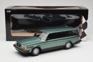 Volvo 240 GL Estate Green Metallic Minichamps 1:18 155171410 Métal — image 6 sur 6