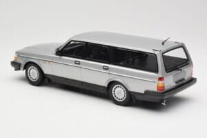 Volvo 240 GL Estate Argent Minichamps 1:18 155171416 Métal — image 5 sur 6