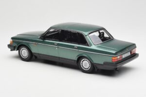 Volvo 240 GL Vert Métallisé Minichamps 1:18 155171400 Métal — image 5 sur 6