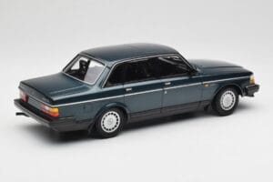 Volvo 240 GL Petrol Metallic Minichamps 1:18 155171407 Métal — image 2 sur 6