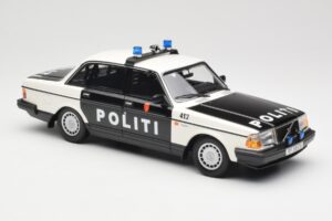 Volvo 240 GL Politi Norway Noir Minichamps 1:18 155171496 Métal — image 4 sur 6
