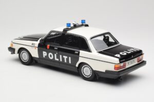 Volvo 240 GL Politi Norway Noir Minichamps 1:18 155171496 Métal — image 5 sur 6