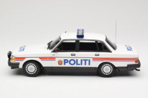 Volvo 240 GL Politi Norway Minichamps 1:18 155171491 Métal — image 3 sur 6