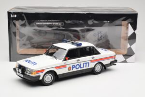 Volvo 240 GL Politi Norway Minichamps 1:18 155171491 Métal — image 6 sur 6