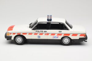 Volvo 240 GL Politie Netherlands Minichamps 1:18 155171498 Métal — image 3 sur 6