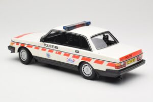 Volvo 240 GL Politie Netherlands Minichamps 1:18 155171498 Métal — image 5 sur 6