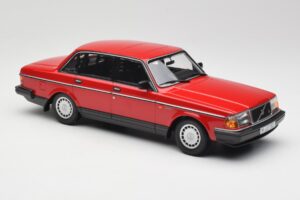 Volvo 240 GL Rouge Minichamps 1:18 155171401 Métal — image 4 sur 6