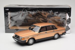 Volvo 240 GL Or Minichamps 1:18 155171405 Métal — image 6 sur 6