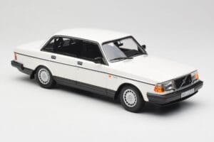 Volvo 240 GL Blanc Minichamps 1:18 155171402 Métal — image 4 sur 6