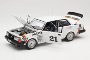 Volvo 240 Turbo #21 P. Stureson DTM Winner Wunstorf 1985 AUTOart 1:18 88592 Métal — image 2 sur 8