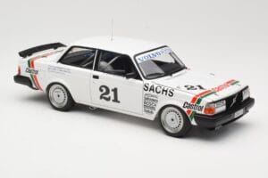 Volvo 240 Turbo #21 P. Stureson DTM Winner Wunstorf 1985 AUTOart 1:18 88592 Métal — image 6 sur 8