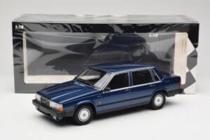 Volvo 740 GL Dark Blue Metallic Minichamps 1:18 155171701 Métal — image 6 sur 6