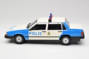 Volvo 740 GL Police Suédoise Minichamps 1:18 155171791 Métal — image 3 sur 6