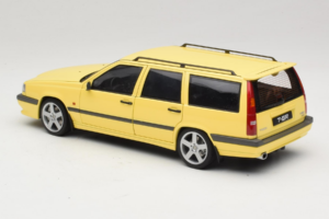 Volvo 850 T-5R Break Cream Yellow AUTOart 1:18 79506 Métal — image 7 sur 8