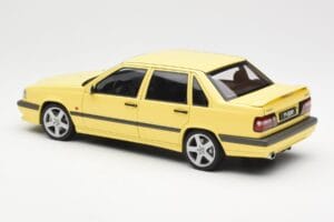 Volvo 850 T-5R Jaune AUTOart 1:18 79501 Métal — image 7 sur 8