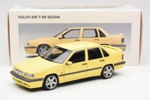 Volvo 850 T-5R Jaune AUTOart 1:18 79501 Métal — image 8 sur 8