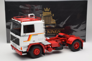 Volvo F12 Blanc Rouge Road Kings 1:18 RK180031 Métal — image 8 sur 8