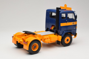 Volvo F88 Bleu Foncé Jaune MCG 1:18 MCG18140 Métal — image 3 sur 8