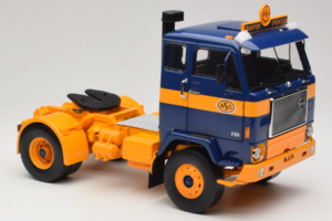 Volvo F88 Bleu Foncé Jaune MCG 1:18 MCG18140 Métal — image 6 sur 8