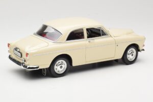 Volvo P121 Amazon Blanc Revell 1:18 08866 Métal — image 3 sur 8