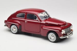 Volvo PV544 Cherry Red Revell 1:18 08887 Métal — image 6 sur 8