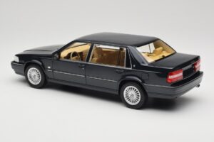 Volvo S90 Royal Blue DNA 1:18 DNA000088 Métal — image 5 sur 6