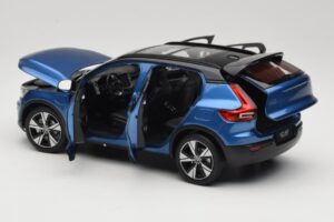 Volvo XC40 Recharge Bleu Métallisé Paudi Model 1:18 2562373 Métal — image 5 sur 8