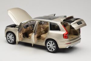 Volvo XC90 Luminous Sand Yellow Paudi Model 1:18 9430841 Métal — image 5 sur 8