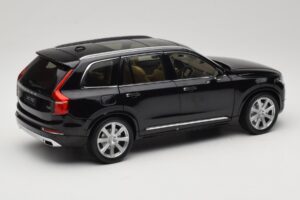 Volvo XC90 Onyx Black Paudi Model 1:18 9430842 Métal — image 3 sur 8
