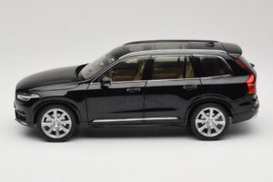 Volvo XC90 Onyx Black Paudi Model 1:18 9430842 Métal — image 4 sur 8