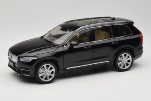Volvo XC90 Onyx Black Paudi Model 1:18 9430842 Métal