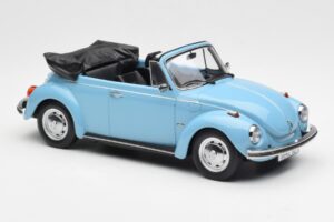 Volkswagen Beetle 1303 Cabriolet Bleu Clair Norev 1:18 188531 Métal — image 4 sur 6